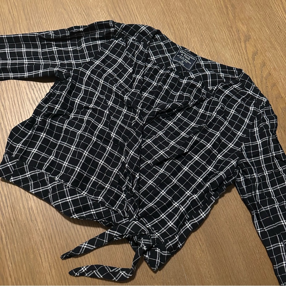 Abercrombie & Fitch Black and White Plaid Cross Tie-Front Blouse